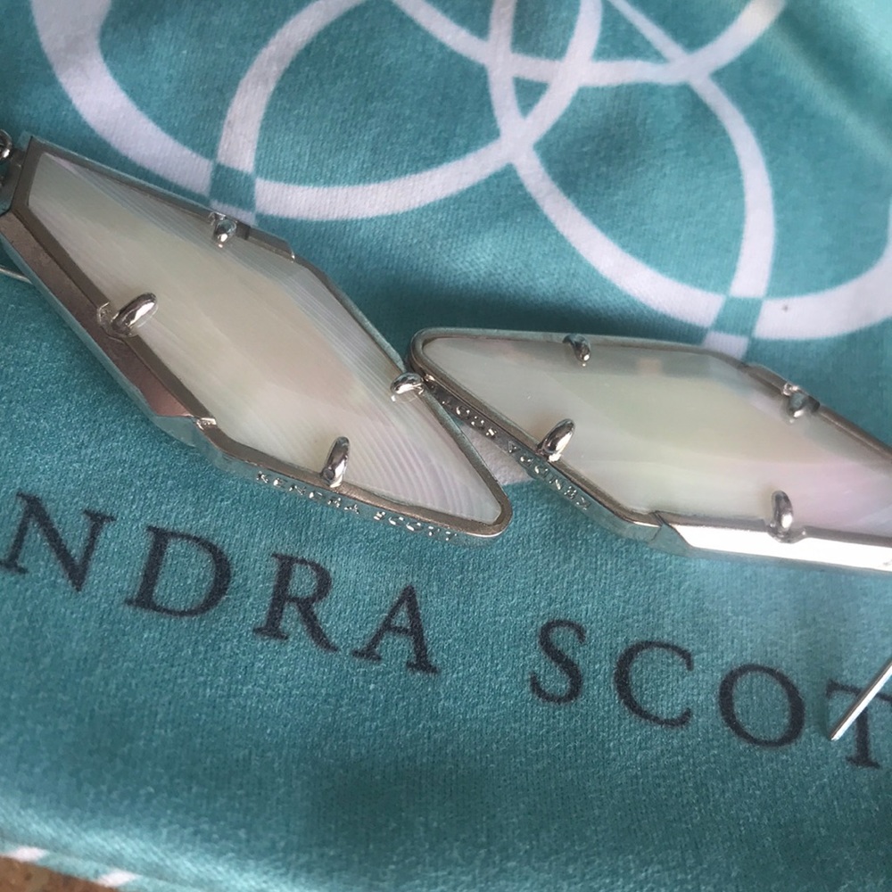 😍Kendra Scott Earrings 🥰 - Picture 2 of 6